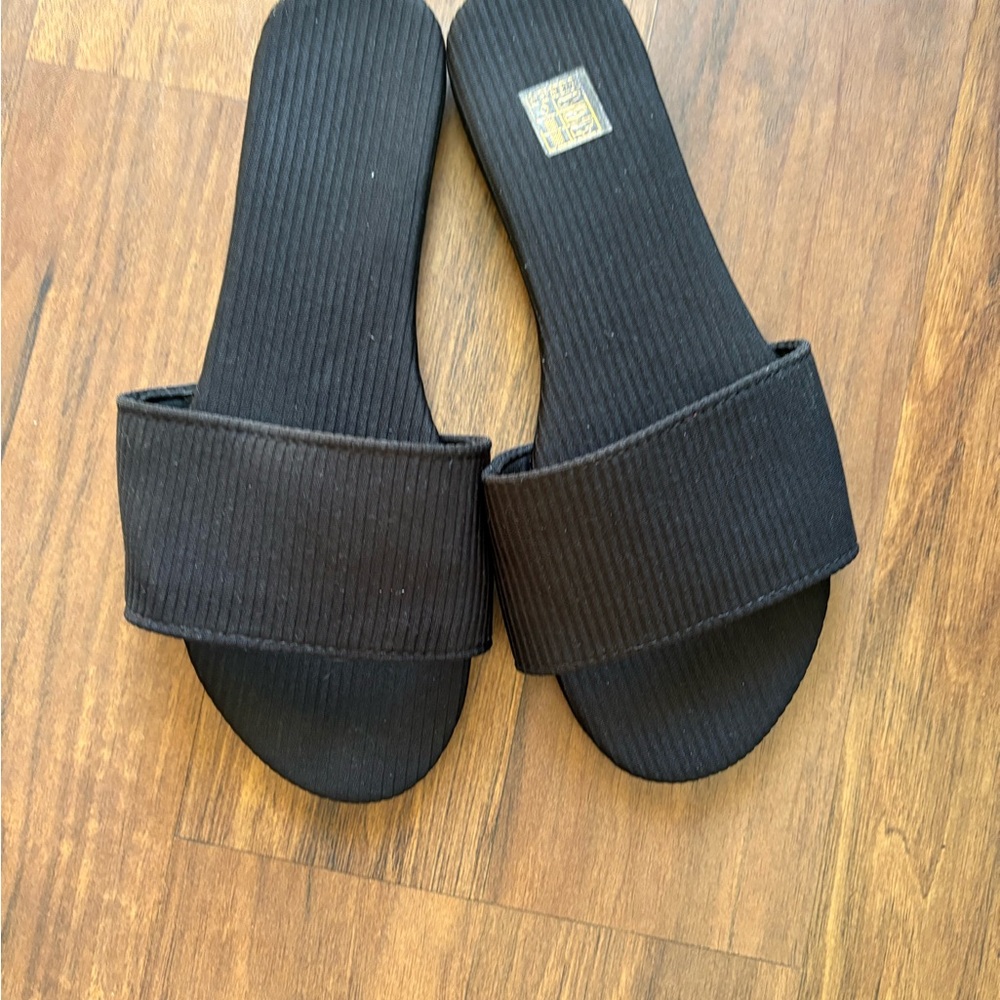 Black Ribbed Slide Sandals